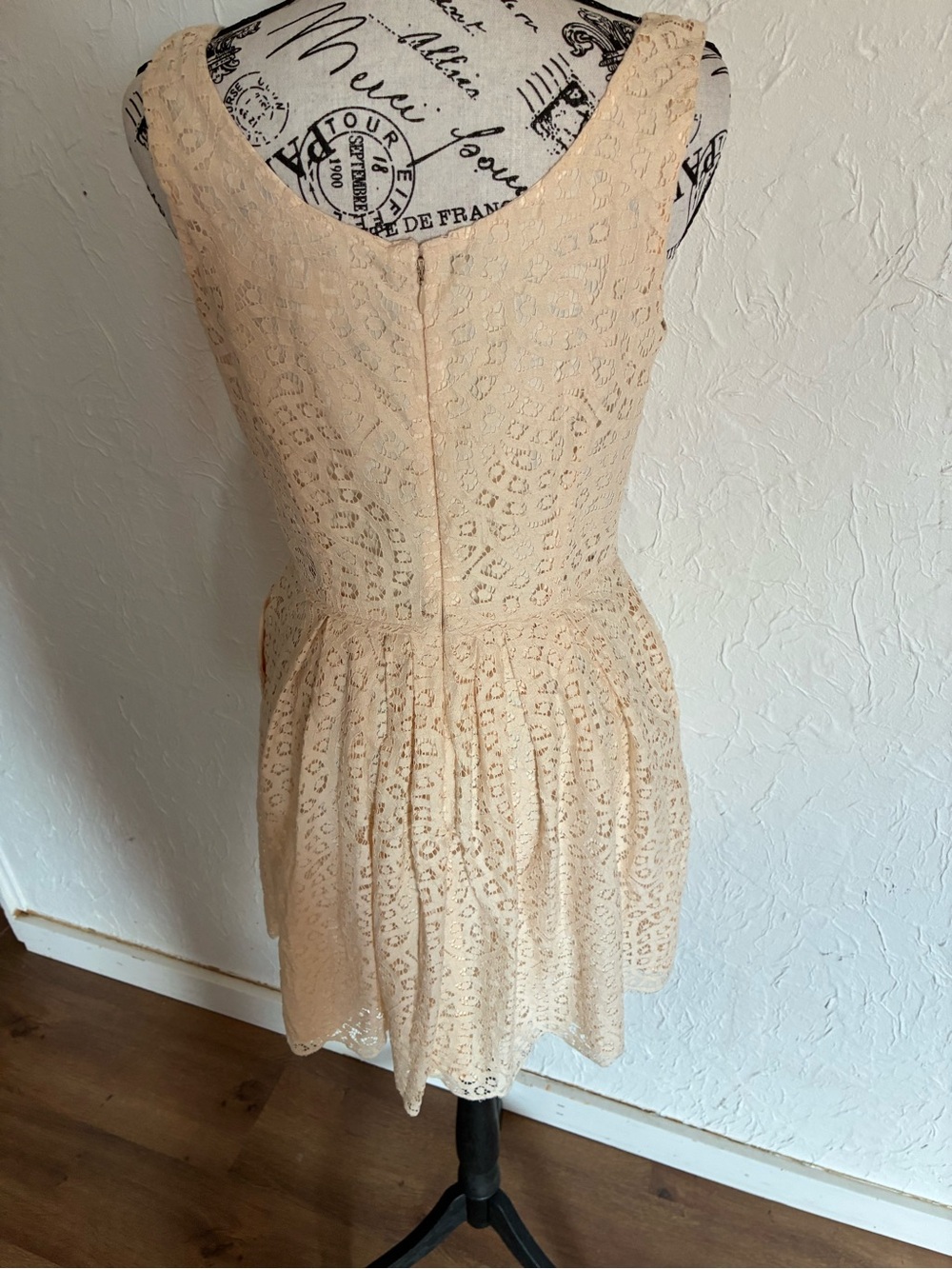 J. Crew Beautiful 👡Beige swirling Lace Fit-and-Flare Dress 4 - Picture 3 of 13